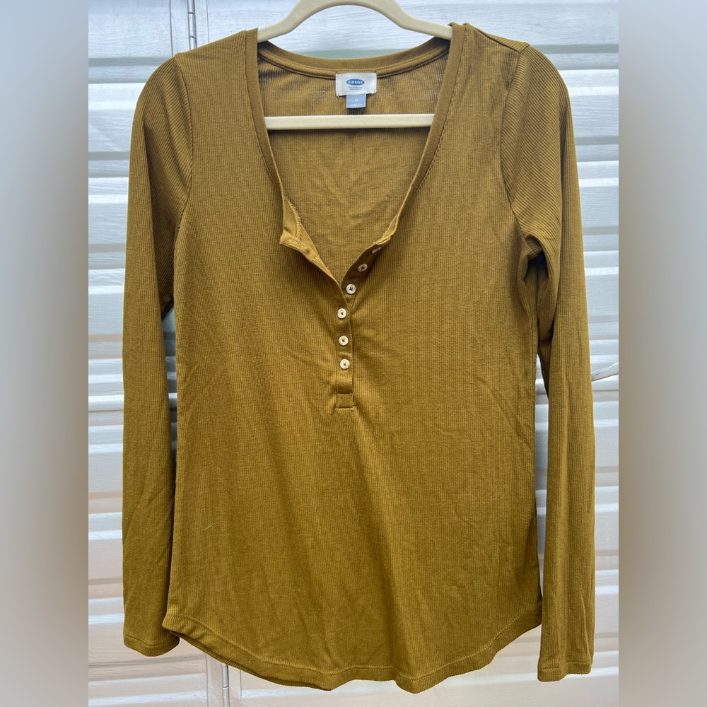 NWOT mustard green henley shirt